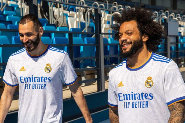 Con nuevo escudo y un crack no aparece: Real Madrid presenta sus camisetas para la temporada 2021-22