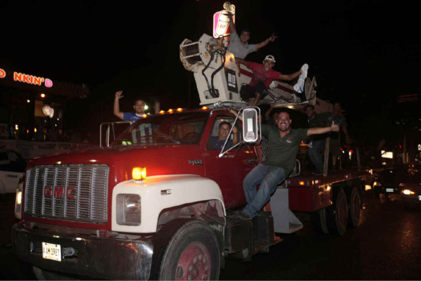 Honduras celebra en las calles el Aztecazo