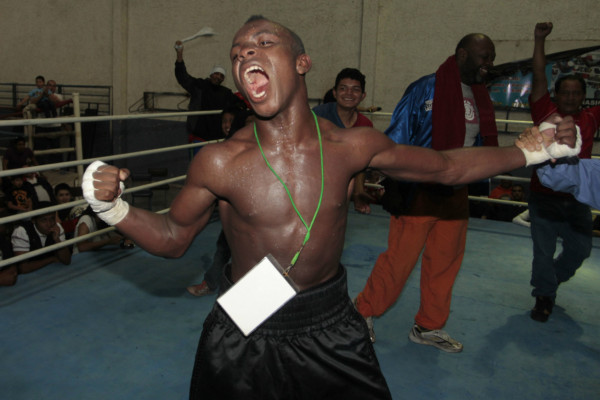 EL 'Muñeco' González pierde su invicto de boxeo