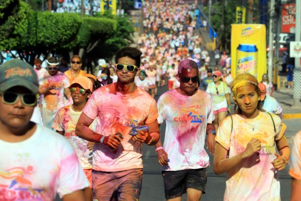 Las mejores imágenes del Color Run en Tegucigalpa