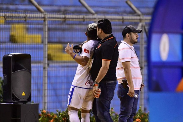 FOTOS: Invasión motagüense en El Salvador, Patón enojado y el show de Benguché