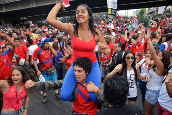 Costa Rica celebra con locura su pase histórico a cuartos de final