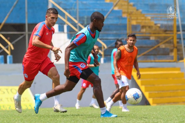 Olimpia se olvida de la polémica con América y se van a la playa; ahora se enfocan en el tricampeonato