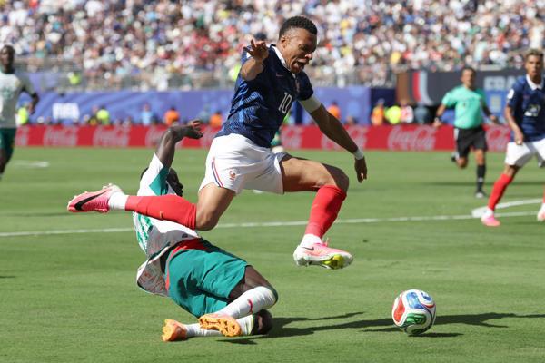 Mbappé rompe a Messi en Mundiales, la visita a Kanté y el festejo de Francia