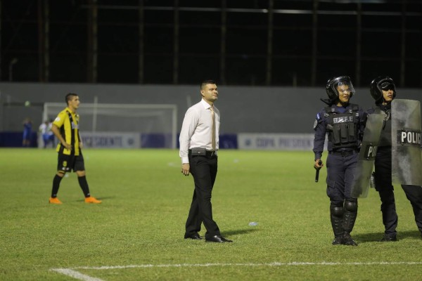 FOTOS: El detrás de cámaras del polémico juego por la paz en el Morazán