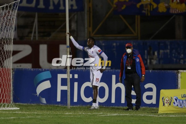 NO SE VIO EN TV: ¿Quién es la chica de la camisa de Olimpia?, sanitización y Vargas frenando a Bengtson