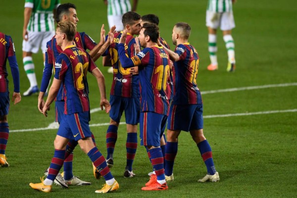 Messi lidera la goleada del FC Barcelona ante el Betis con un doblete y recuperan la sonrisa