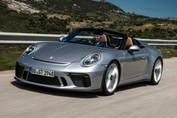 Con música de Maluma y un Porshe de lujo: Kun Agüero y sus vacaciones por Cerdeña