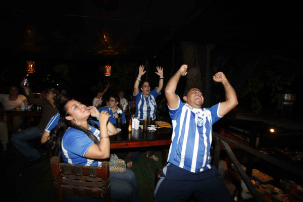 Así vivió la afición sampedrana el partido ante Panamá.