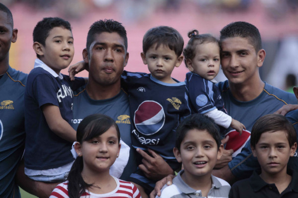 Motagua golea a Marathon y es tercero.