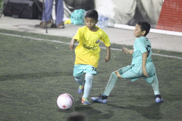 Ambientazo y mucha belleza: Claro inaugura uno de los torneos más esperados en Honduras