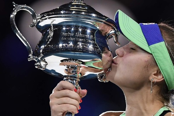 Sofia Kenin sorprende a Muguruza y se queda con el Australian Open femenino &nbsp;&nbsp;