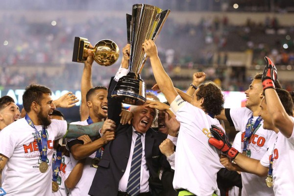 Las fotos curiosas de la celebración de los jugadores de México tras ganar la Copa Oro