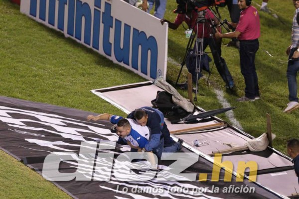 Alegría y llanto, así celebraron jugadores de Honduras el pase al repechaje