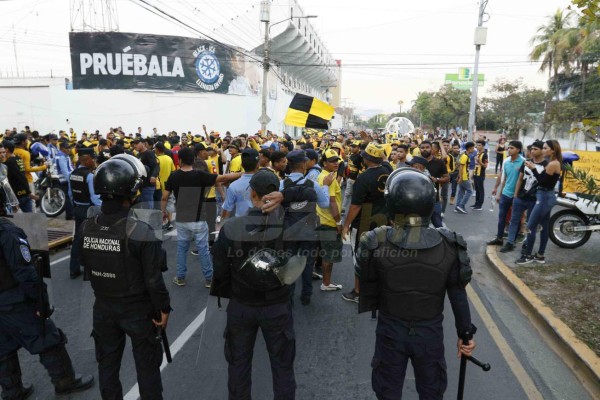 EN FOTOS: Espectacular ambiente en el Morazán para el clásico Real España-Marathón