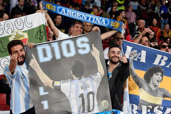 ¿Lágrimas? La tristeza de Messi en las gradas tras la goleada de España sobre Argentina