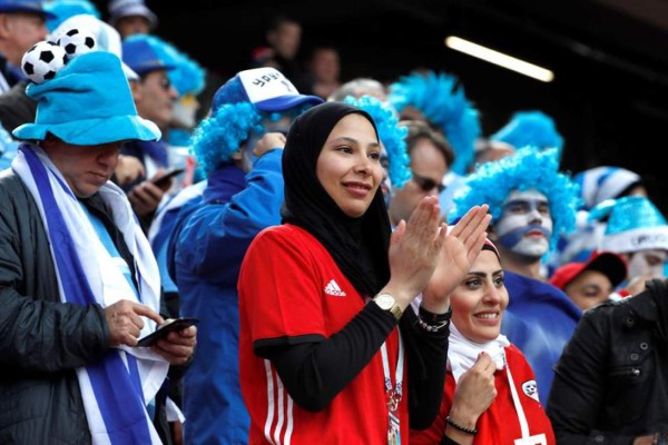 NO SE VIO EN TV: La tristeza de Salah, la bronca de Suárez y el dormido en el Uruguay-Egipto