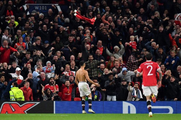 Cristiano Ronaldo pone 'patas arriba' Old Trafford: la locura del portugués tras marcar en la última jugada