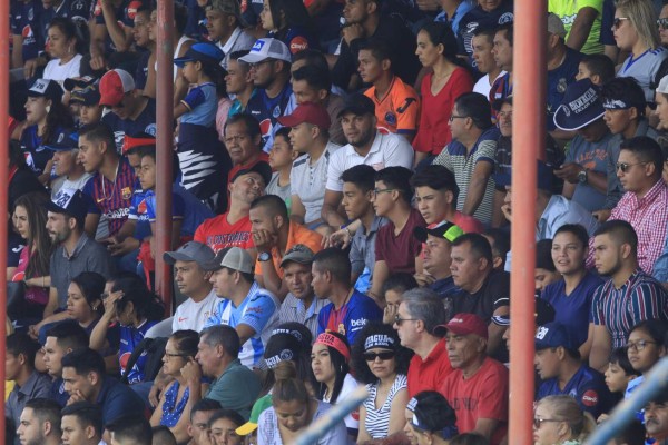 ¡Ambientazo! En Danlí se rinden ante Motagua y pintan de azul el Marcelo Tinoco