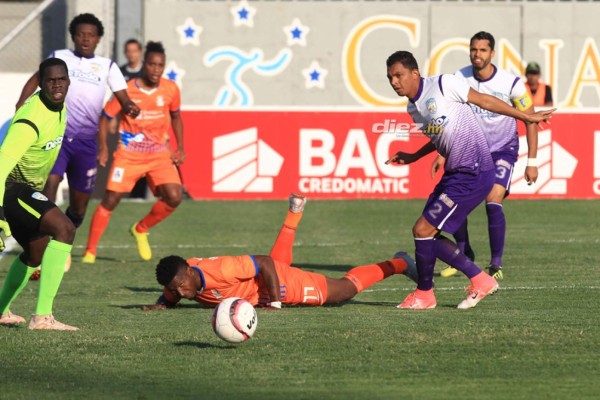 No viste en TV: Rostros tristes en Motagua, mensaje oculto de Ángel Tejeda y patadita a Edwin Solano