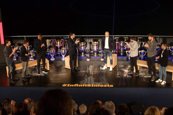 Así fue la emotiva y tremenda despedida de Andrés Iniesta del FC Barcelona