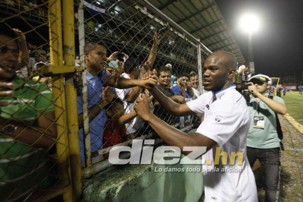 'El Rey' David se retiró del fútbol en un partido en el Morazán.