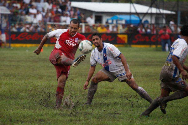 Una 'potra' de lodo se jugó en Choluteca