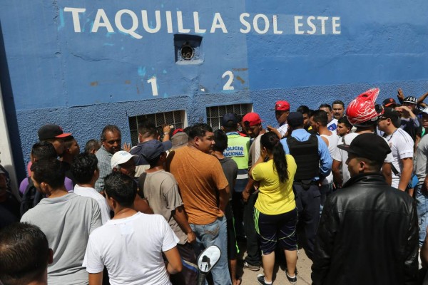 Locura en las taquillas del Nacional por los boletos para ver el juego ante Pachuca