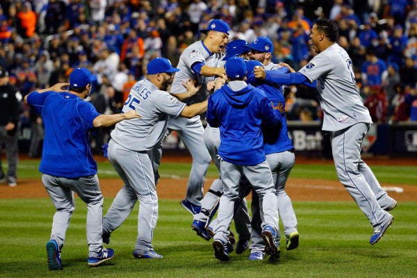 FOTOS: El festejo de los Royals luego de obtener la Serie Mundial