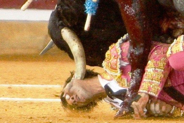 Las cornadas más escalofriantes en corridas de toros