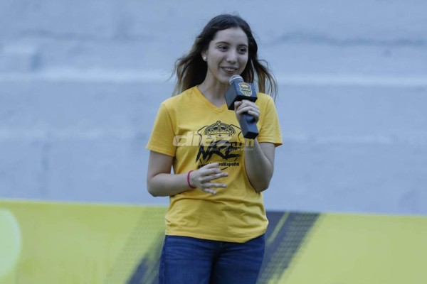 Belleza en el Morazán y Ramiro Rocca hizo su llegada a lo Neymar previo al derbi sampedrano