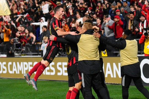 La salida de Jonathan Rougier, festejos de Josef y 'Pity' Martínez y locura en las gradas