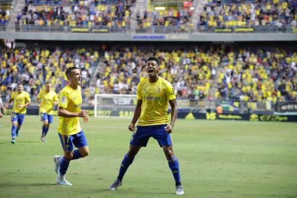 Mercado: El nuevo club 'interesado' en Benguché y lo que pagaría Cádiz por Antony Lozano