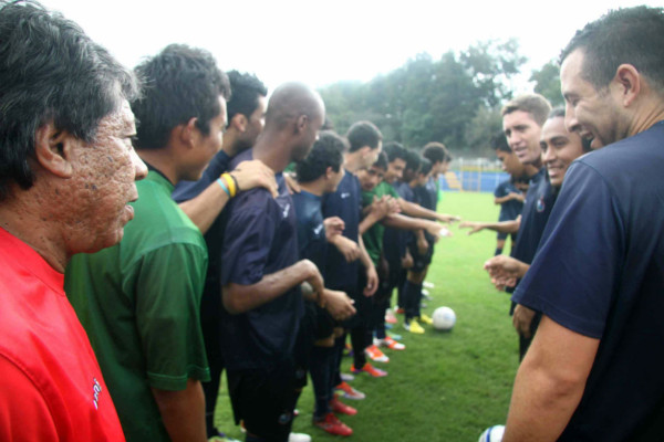 Ramón 'Primitivo' Maradiaga, en su presentación al Municipal de Guatemala.