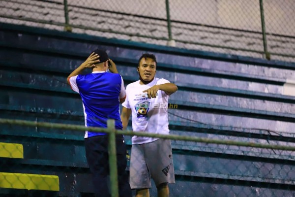 Lágrimas de dolor, abrazos, júbilo y debuts de jóvenes en el cierre de la Jornada 14 en Honduras