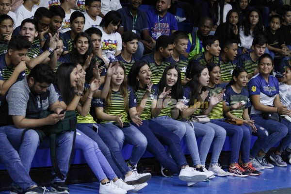 Las personalidades que apoyan a sus hijos en el torneo nacional de baloncesto en San Pedro Sula