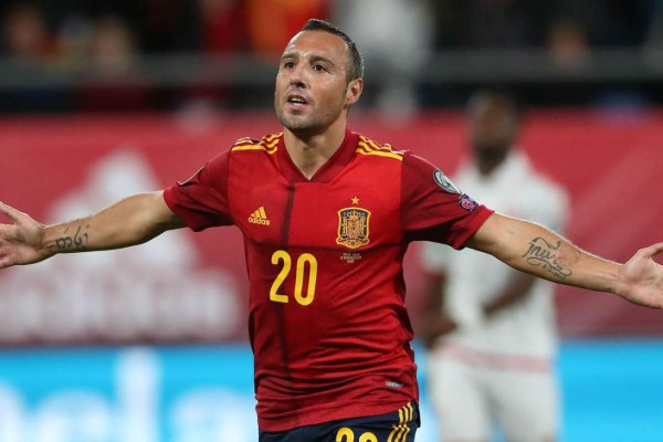 Deja afuera a Messi y solo aparecen dos alemanes: El sorpresivo 11 ideal de Mesut Özil