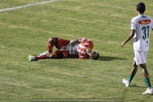 ¡No se vio en TV! El enorme beso de Chavasco; la belleza que eclipsó La Ceiba y la furia de Jorge Cardona