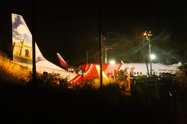 Avión con más de 170 pasajeros se parte en dos al aterrizar en la India