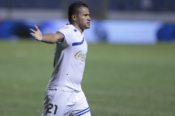 'Goleada de Olimpia al Vida en el estadio Nacional'