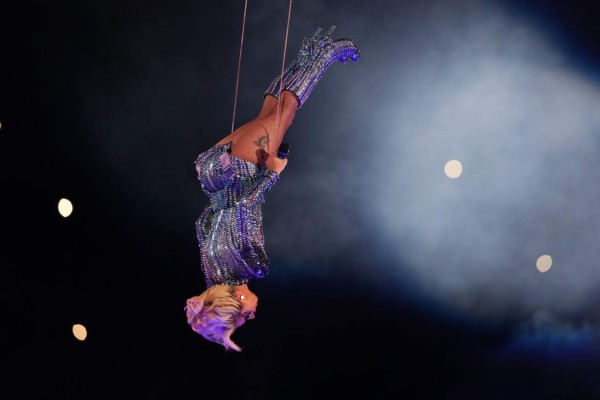 FOTOS: Así fue el show de Lady Gaga en el mediotiempo del Super Bowl
