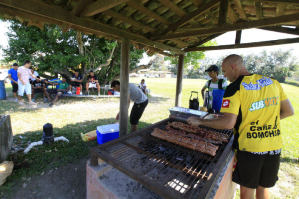 Real España y un asado de buenas vibras.