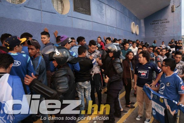 ¡Ambientazo en clásico capitalino entre Motagua y Olimpia!