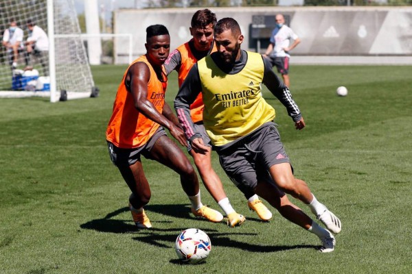 Sorpresiva visita, dos salidas y una estrella regresó: Así fue el sexto entrenamiento del Real Madrid