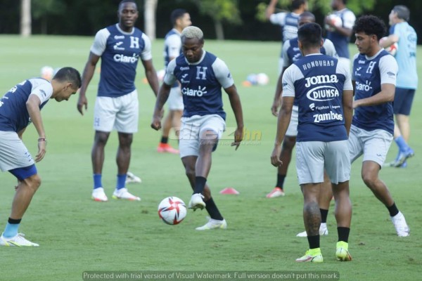 ¿El último entreno de Coito en la H? El entrenador no paró de sonreír y la práctica se hizo en cancha privada