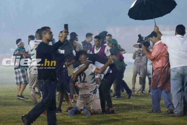 Fotos: El enorme festejo del Santos tras clasificarse a la final de la Liga de Ascenso