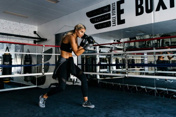 Lauryn Eagle, la sexy boxeadora que te noqueará con su belleza