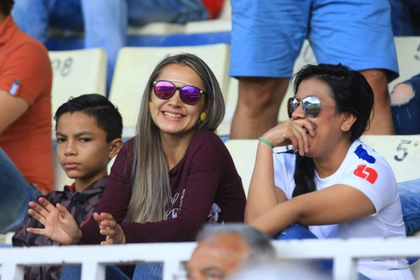 ¡Las bellezas que llegaron a ver el clásico Olimpia-Motagua!