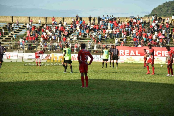 FOTOS: El júbilo y tristeza de la final de ida de la Liga de Ascenso de Honduras