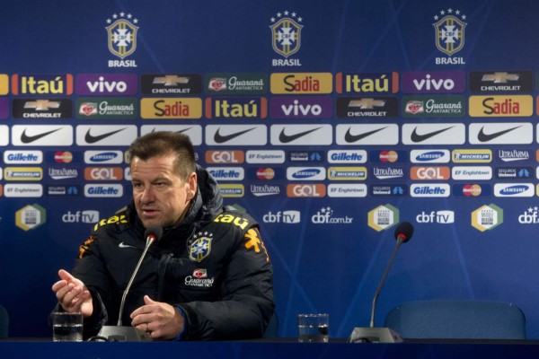 'Tenemos que atacar como un boxeador': Dunga